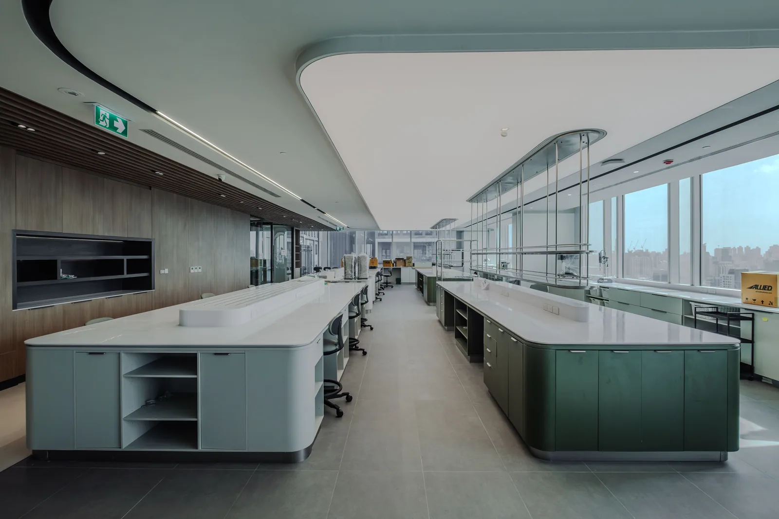 Production hall and research building of a flavour and fragrance facility